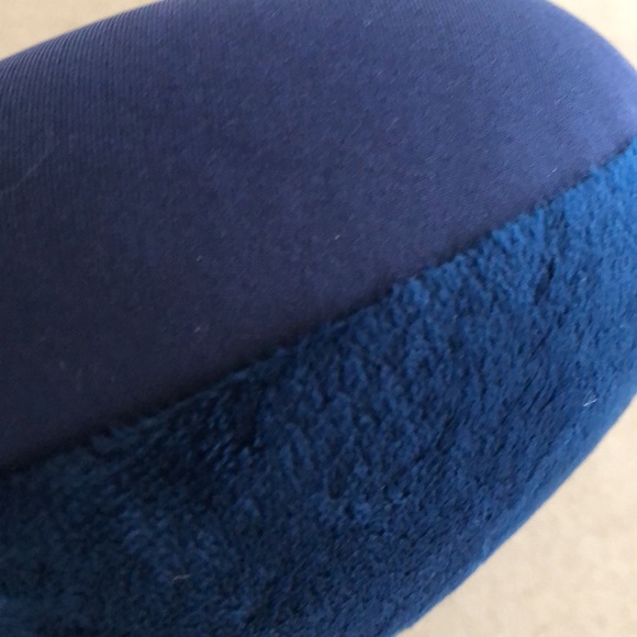 Brookstone Soft Microbead Travel Pillow Neck Lumbar  navy blue - Picture 13 of 14